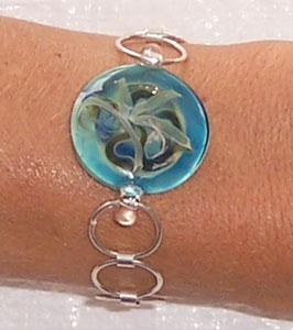 Circle Glass Bracelet on Silver Circle Chain